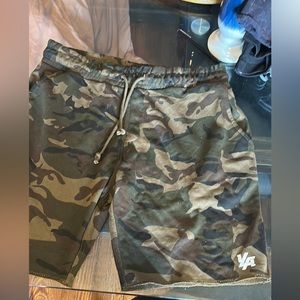 Young LA XL Shorts